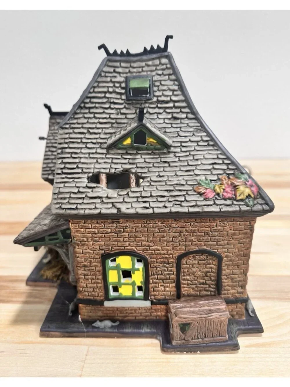 Dept 56 Rickety Railroad Station Halloween Snow Village w/ Box Lights Works READ